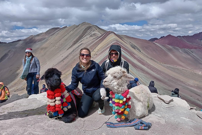 Cusco: Guided Excursion to the 7 Colors Mountain with Breakfast & Lunch Cusco: Guided Tour to the Rainbow Mountain with Breakfast and Lunch