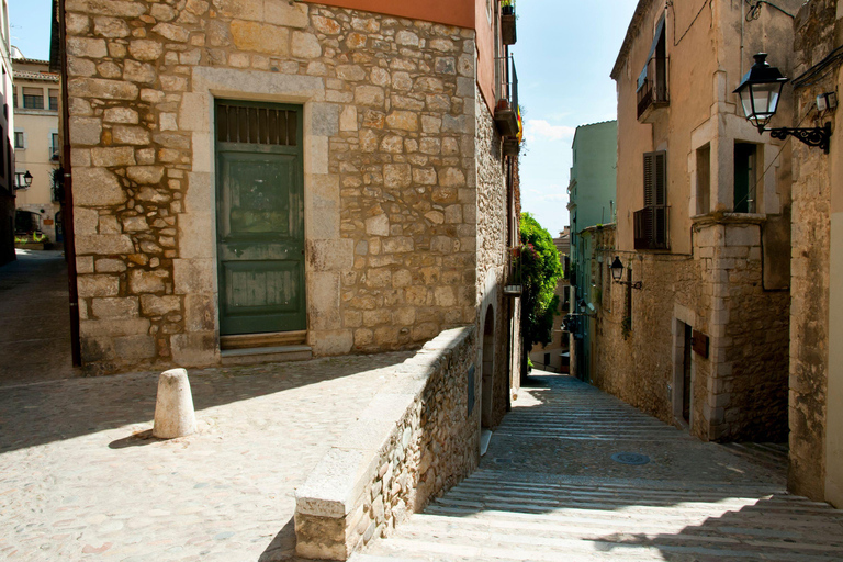 Girona: Cathedral, Old Town & Jewish Quarter Walking Tour Girona Walking Tour in French (Old Town & Cathedral)