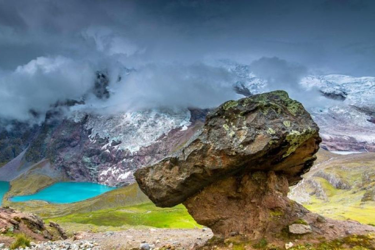 Da Cusco: Passeggiata alle 7 lagune di Ausangate 1 giornoDa Cuzco: Caminata hacia Ausangate 7 Lagunas 1 dia