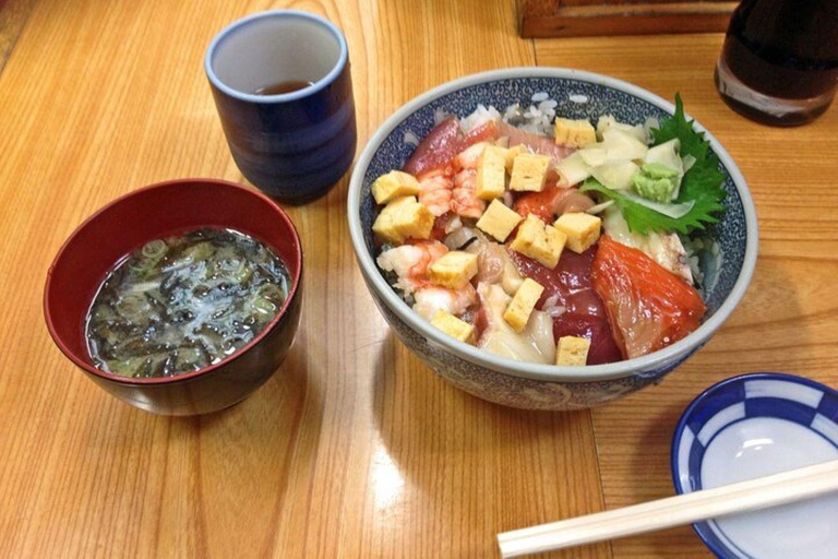 طوكيو: مزاد التونة في تويوسو وجولة في سوق تسوكيجي للأسماك