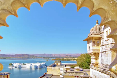 Depuis Udaipur : Visite touristique privée de la ville d'Udaipur en voiture