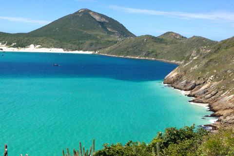 Depuis Búzios : Arraial do Cabo avec tour en bateau et déjeuner barbecue