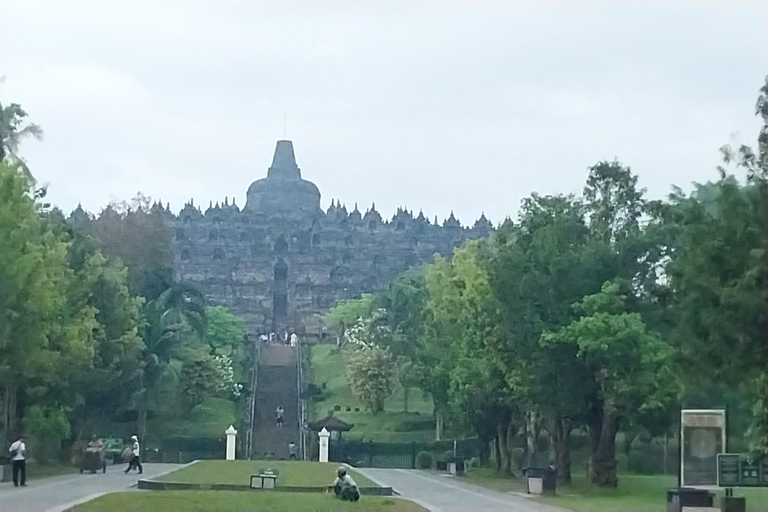 Yogyakarta: Batik Workshop & Borobudur Sunset PRIVATE - All Inclusive