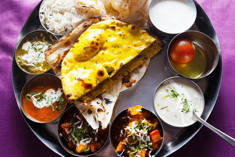 جايبور: جولة في السوق، درس في الطهي، ووجبة مع العائلة