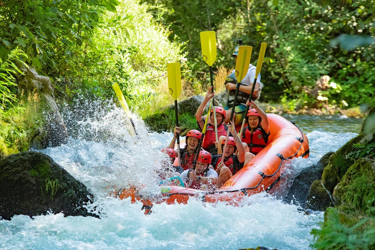 Da Spalato: Rafting, esplorazione di grotte, salto dalle scogliere con picnic