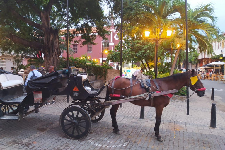 Colonial car ride through old Cartagena Colonial car ride through old Cartagena 40 MINUTOS