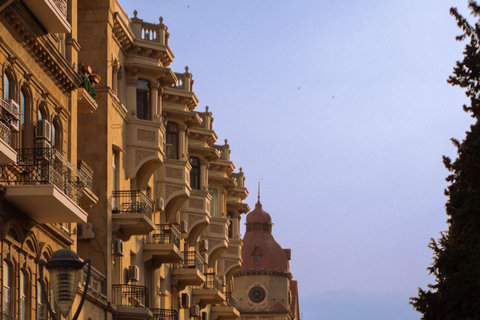 Baku: Free Walking Tour & Dinner at Shirvanshah Museum