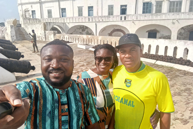 Accra: Cape Coast & Elmina Castles & Assin Manso Guided Tour