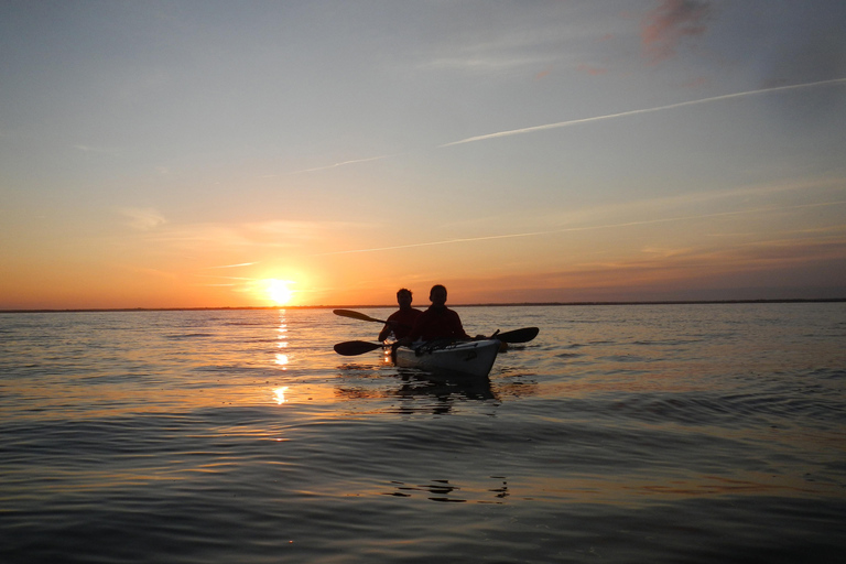 Marseille: Sunset Sea Kayaking Evening Marseille: Sunset Evening by Sea Kayak