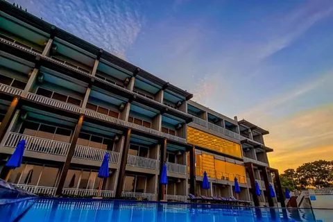 Trincomalee: 3-Day Luxury Escape with Whale Watching