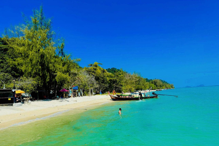 Koh Lanta: 4 Islands and Emerald Cave Snorkeling Trip