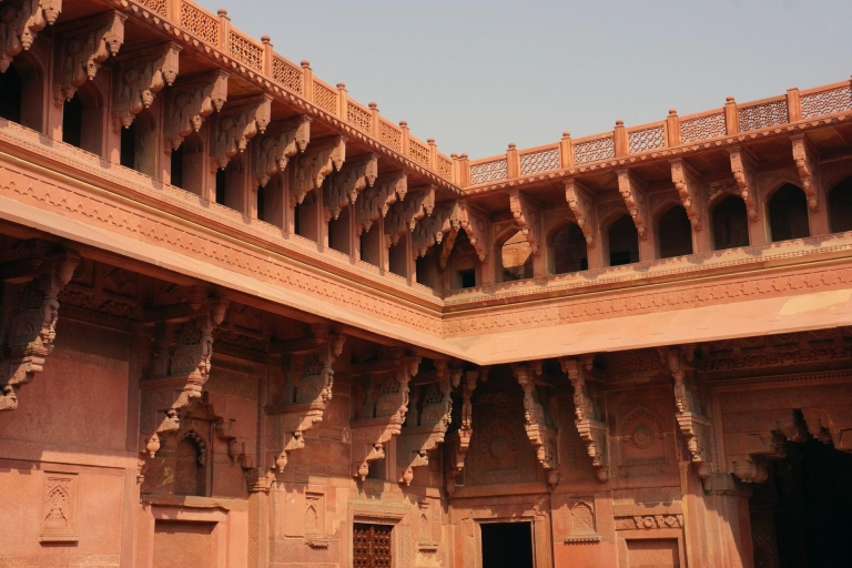 Ab Delhi: Taj Mahal Sonnenaufgang mit Agra Fort Private TourPrivate Tour mit uniformiertem Fahrer, AC Auto, Mittagessen & Tickets