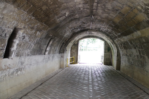 Manila: Private Intramuros & Filipino Shopping Tour