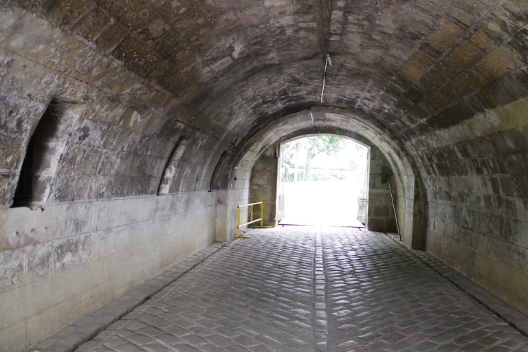 Manila: Private Intramuros & Filipino Shopping Tour