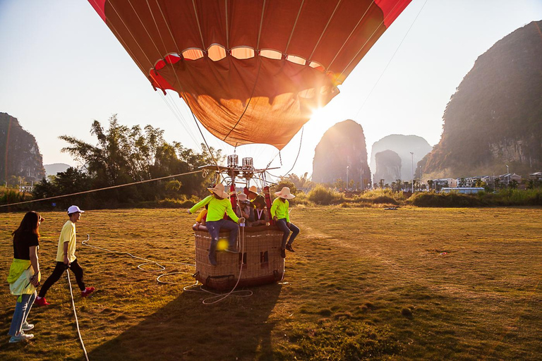 Guilin: Yangshuo Sky & Cave Adventure