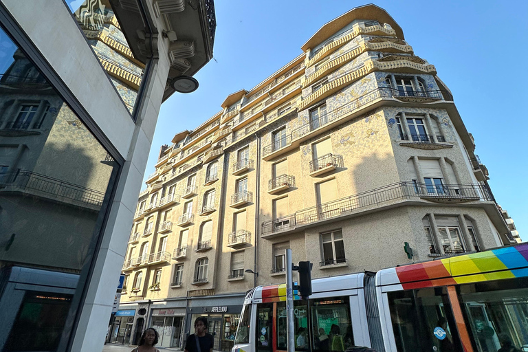 Angers: Château d'Angers, Wine Tasting, and Lunch Tour