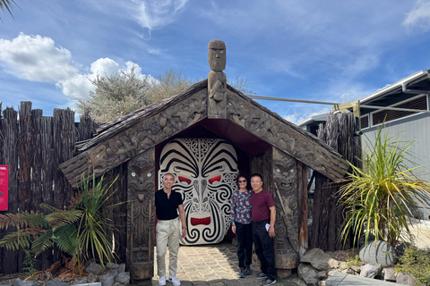 Private Day Tour - Rotorua, Kiwi Hatchery & Māori Culture