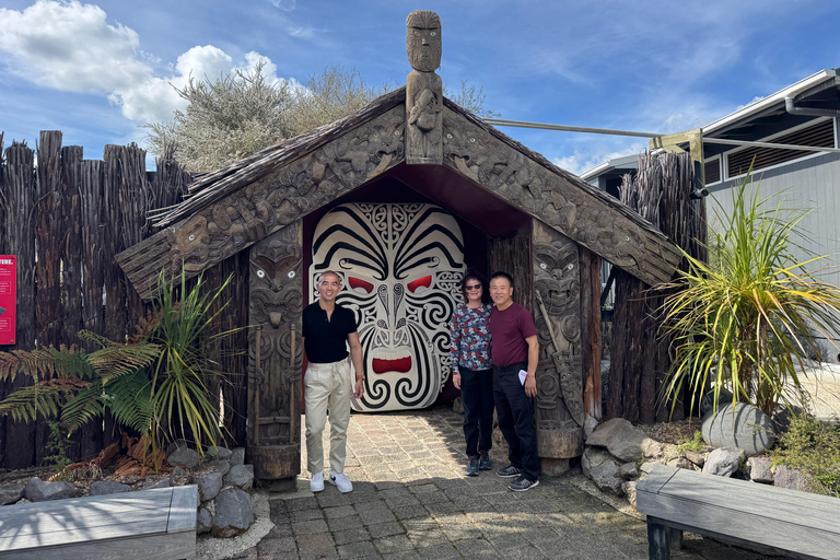 Private Day Tour - Rotorua, Kiwi Hatchery & Māori Culture