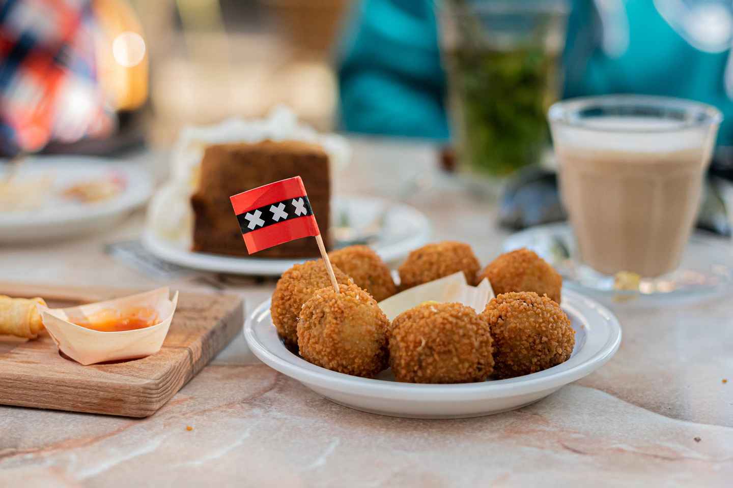 Amsterdam: Private Red Light District and Food Tour