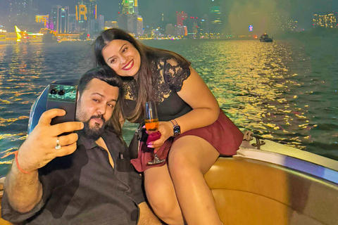 胡志明市：2026年除夕烟花快艇之旅团体游：除夕烟花快艇巡游