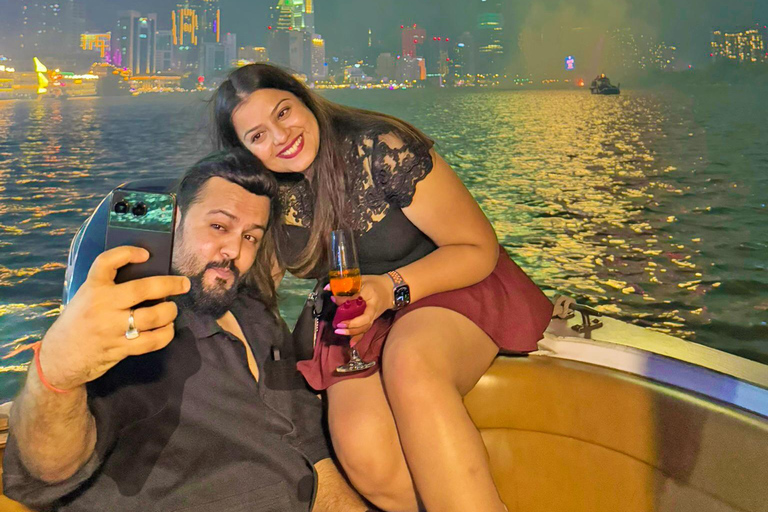 胡志明市：2026年除夕烟花快艇之旅团体游：除夕烟花快艇巡游