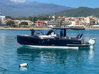 Taormina: tour privato in barca con pranzo a bordo