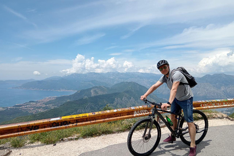 Tour guiado en bicicleta de montaña por la bahía de Kotor