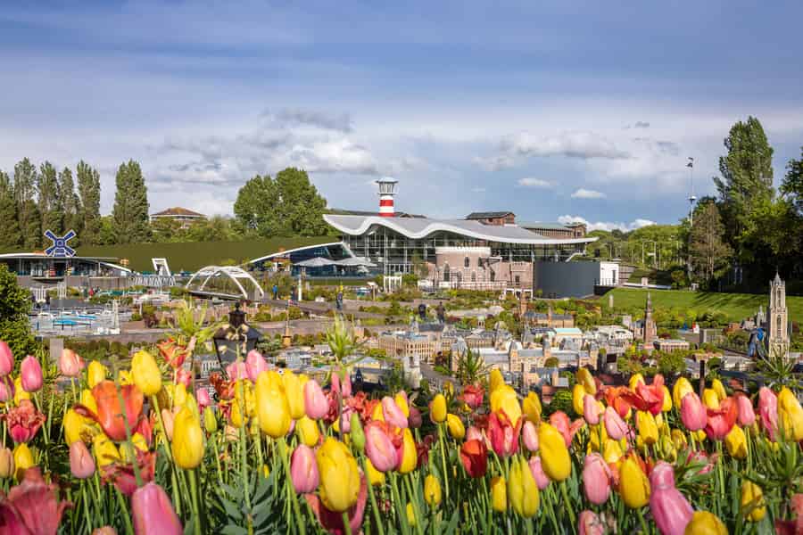 Von Amsterdam aus: Tagestour Madurodam und Keukenhof Gärten. Foto: GetYourGuide