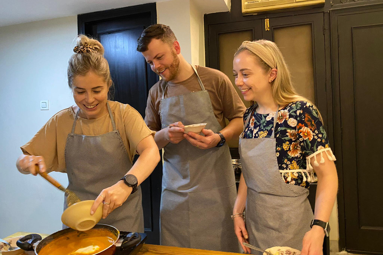 Aula de culinária indiana em uma casa local - Cook 6 Things