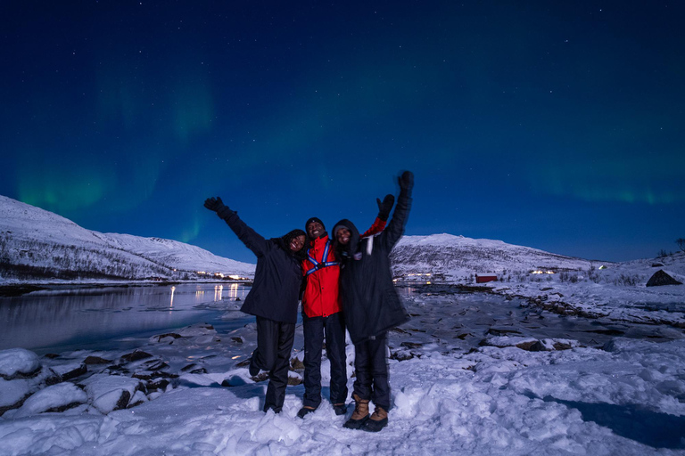 De Tromsø: Perseguição de ônibus guiada pela aurora borealDe Tromsø: Tour Guiado de Ônibus em Busca da Aurora Boreal