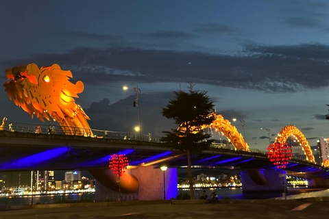 Da Nang: Tour gastronomico serale in motocicletta