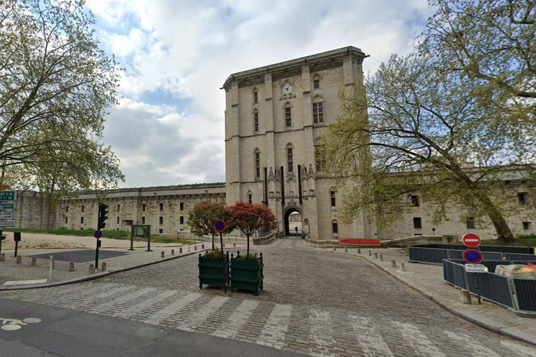 Vincennes Castle: Private Guided Tour with Entry Ticket Vincennes Castle: Private Guided Tour with Ticket