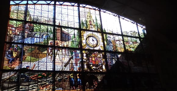 Bilbao: Ich bin ein Stadtführer, der Ihnen die Geschichte der Stadt Bilbao zeigt.