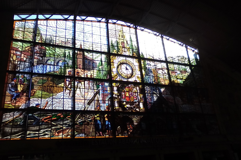 Bilbao: I am a tour guide who shows the history of the town of Bilbao.