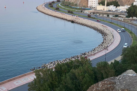 Mascate : visite guidée de la ville au coucher du soleil avec un guide local