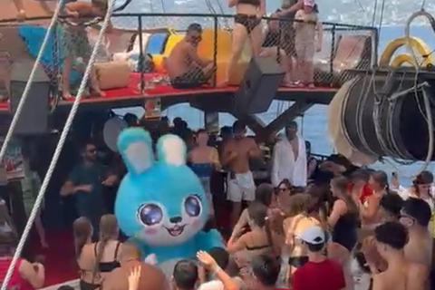 Alanya Sunset Boat Tour – Foam Party, Music & Swimming Break Sunset Boat Dinner+Party Boat (With Transfer)