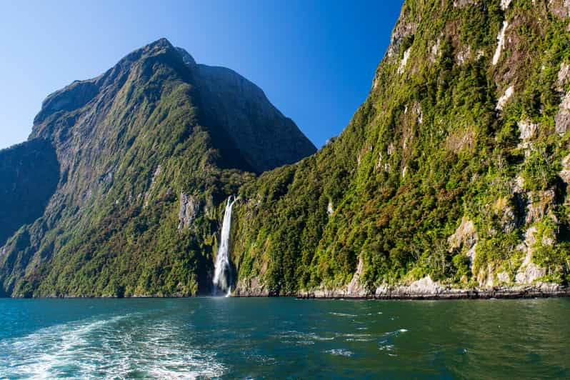 From Queenstown: Milford Sound Full-Day Tour with Lunch | GetYourGuide