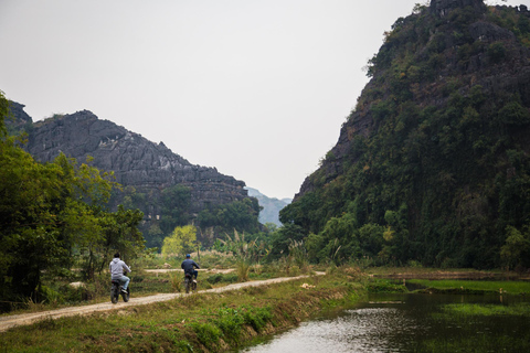 Tour in E-Bike di Ninh Binh - Paesaggi segreti di Tam Coc