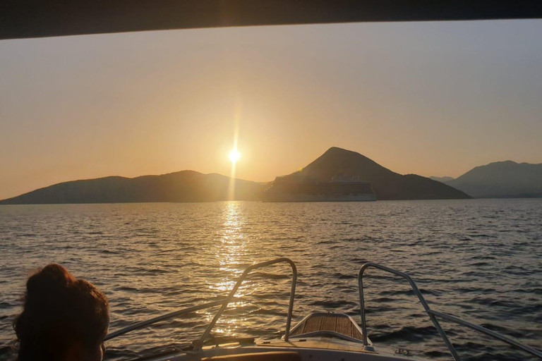 Tour en bateau à la grotte bleue, à la Dame des rochers et à Mamula