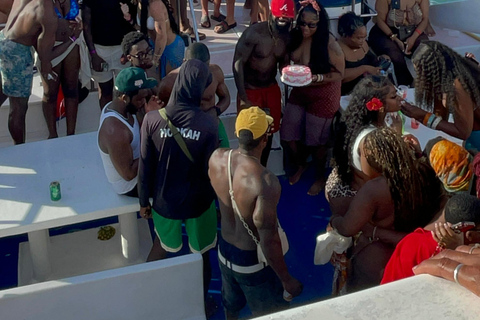 Punta Cana: Hip-Hop Party Boat with Open Bar,Live Dj & nat.P