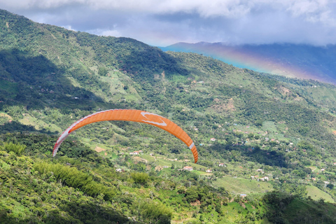 Aventura de parapente em Cocorná saindo de Medellín ou Guatapé