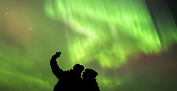 Premium Northern Lights Tour:Photo Coco Treats & Artic Magic