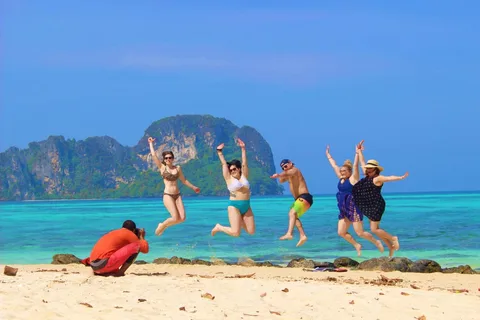 Khao Lak: Phi Phi & Bamboo Island Day Trip by Speedboat