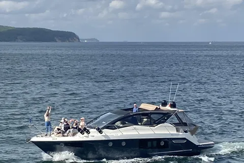 Sopot/Gdansk: Private Cruise on a luxury motor yacht
