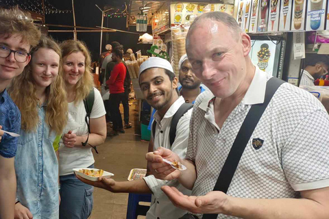 Mumbai: Best Private Nightlife Sightseeing Tour by a Local