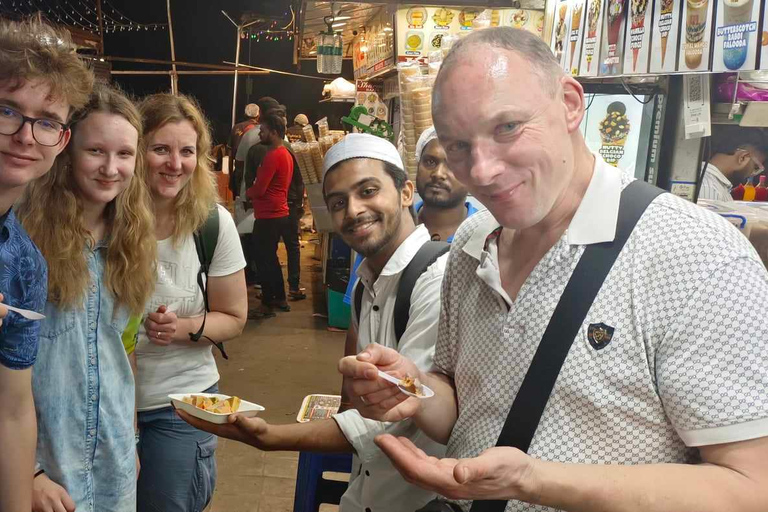 Mumbai: Best Private Nightlife Sightseeing Tour with FoodMumbai: Best Private Nightlife Sightseeing Tour by a Local