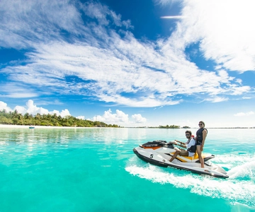 Doha: Self Ride Jet Ski Experience mit Abholung und Rücktransfer