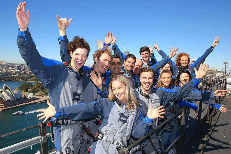 Sydney: Geführter Tagesaufstieg auf die Sydney Harbour Bridge9:45 AM Gipfelanstieg