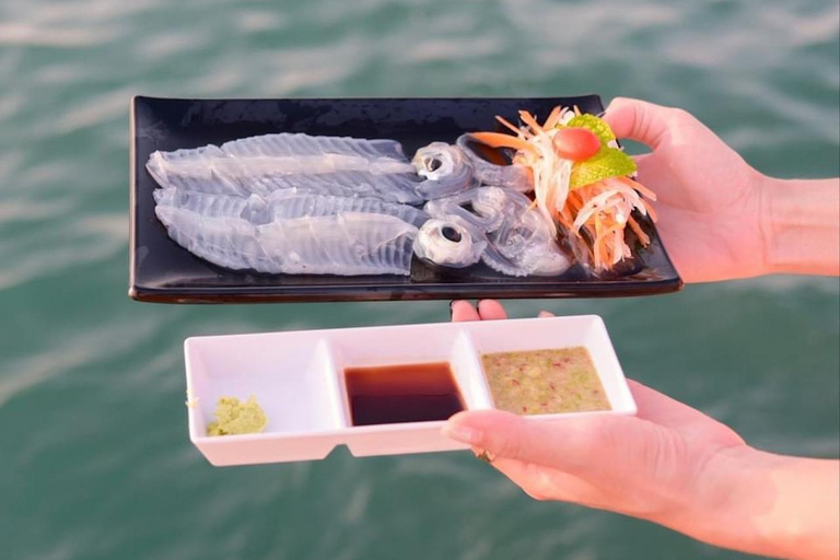 Pattaya: Floating Cafe & Optional Squid Fishing