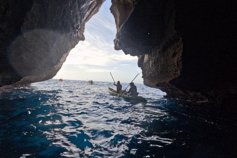 Cala en Porter: passeio de caiaque pelas cavernas de Menorca e fotos com GoPro